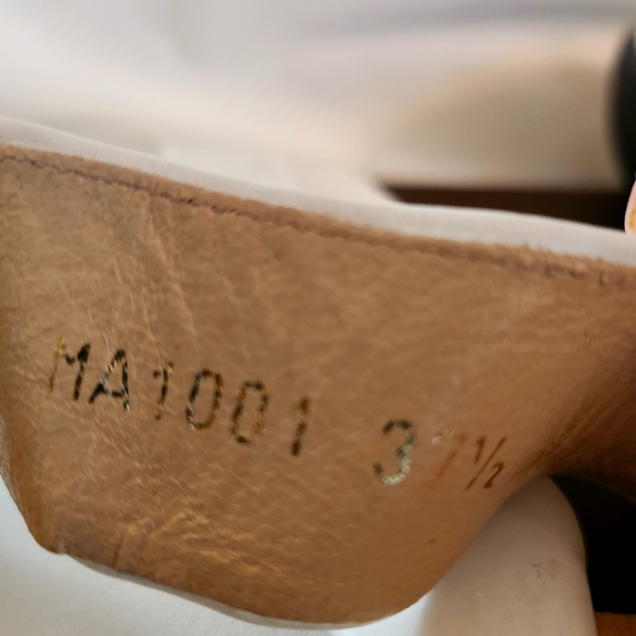 Louis Vuitton white leather slides US 7.5 | EU 37.5 vintage 2001 - Picture 9 of 12